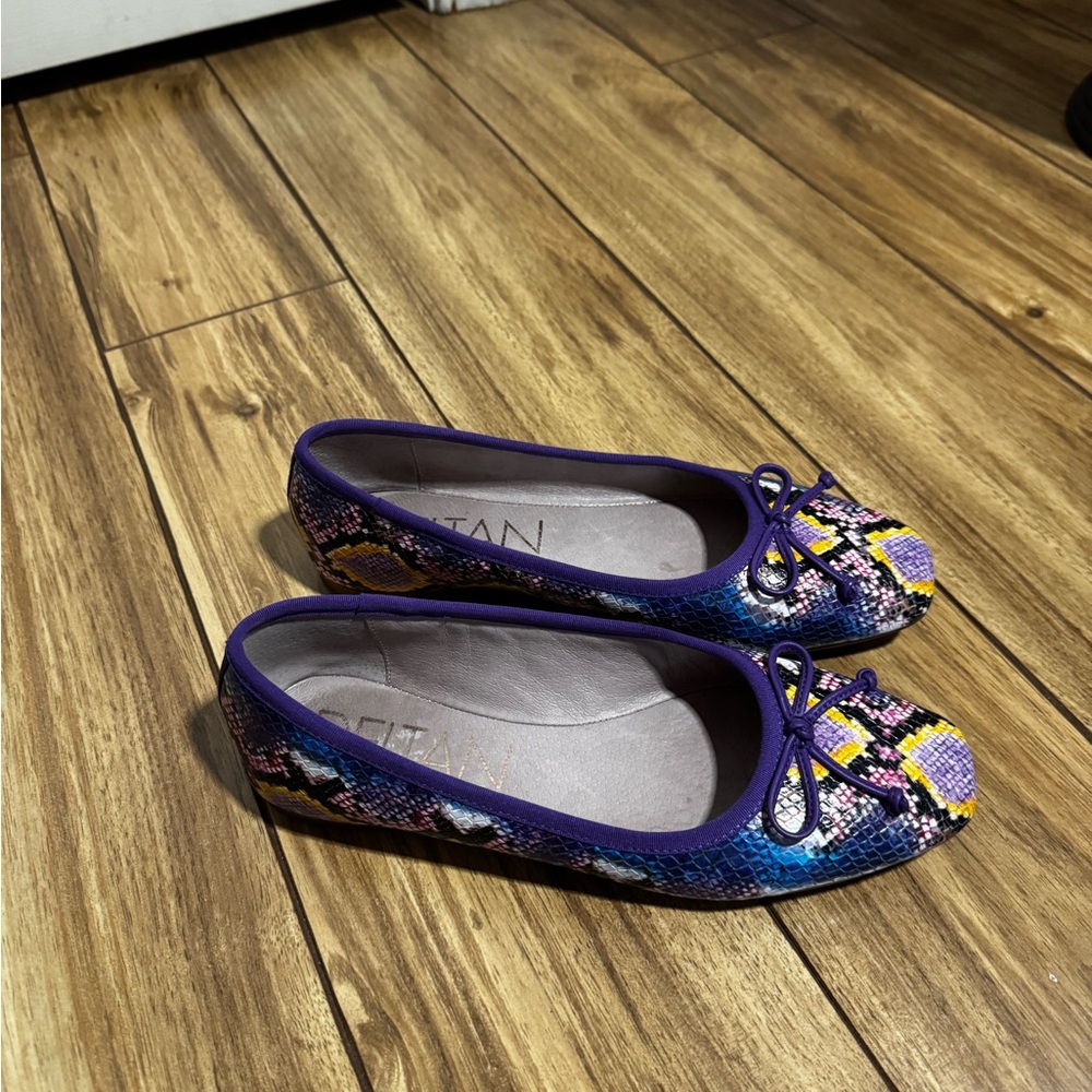 Multicolored and Blue Ballet Flats with Bow Embellishments